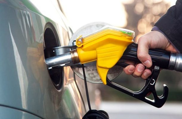 تکذیب شایعه افزایش قیمت بنزین توسط وزیر نفت